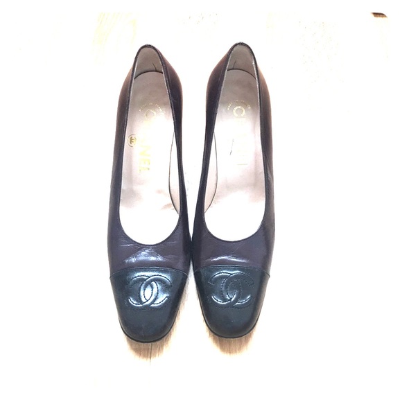 AUTHENTIC vintage Chanel heels / burgandy + black