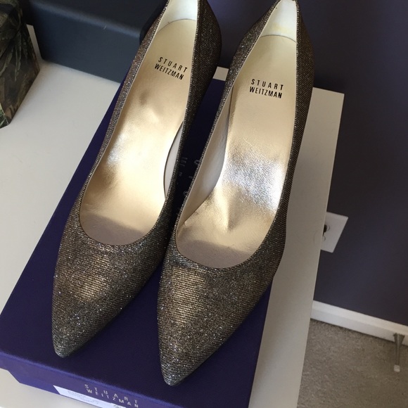 stuart weitzman width