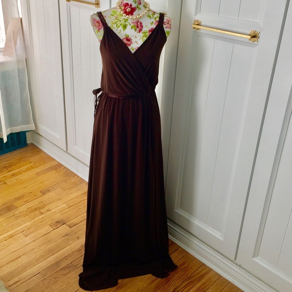 Calvin Klein Gown! ❤️Sorority formal? Prom? - Picture 2 of 8