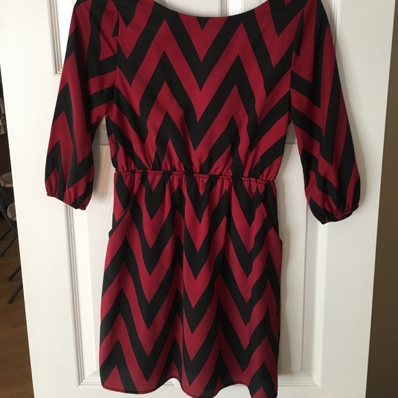Burgundy and black chevron dress - Picture 1 of 2