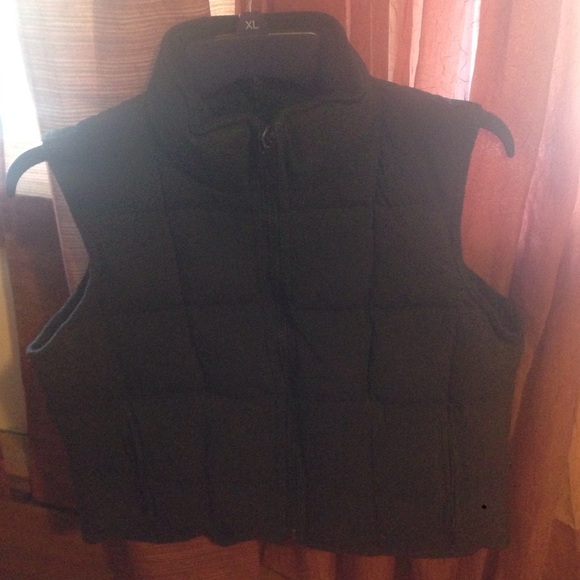 ❤️Nice black vest with fleece inside the vest ❤️