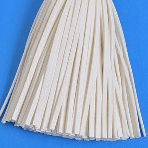 LAST ONE! Giant Tassel Keychain • White - Picture 3 of 3