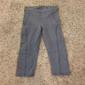 Alo yoga coolfit crop leggings flat gray Small