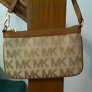 👜 MICHAEL KORS-RE-POSHED!!! 👜