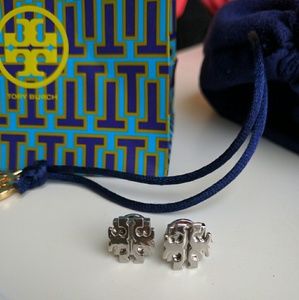 Tory Burch Logo Earrings (silver)