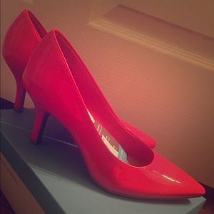 🎁Holiday Sale🎁🎉HP🎉NWT hot pink heels