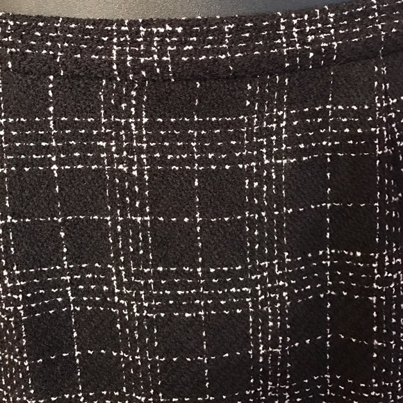 ANN TAYLOR FACTORY STORE 100% WOOL SKIRT SIZE 6 - Picture 2 of 4