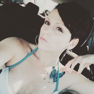 Meet your Posher, Jeannine