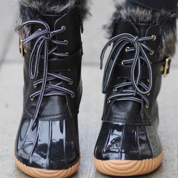 ❗️CLEARANCE❗️Black Fur Duck Boot Sz 5.5-10 - Picture 3 of 4