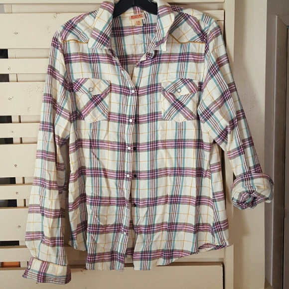 Plaid long sleeve shirt