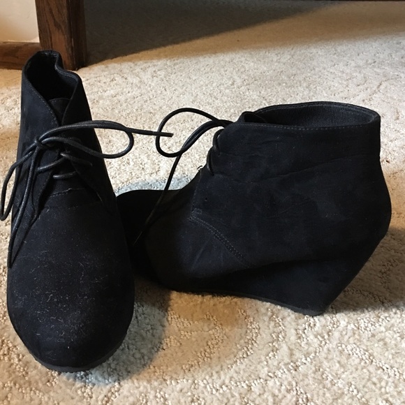 Velvet black wedge booties