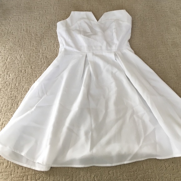 white, sleeveless, back cut out, skater dress - Picture 1 of 4