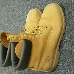 Size 10 M Timberland Boots