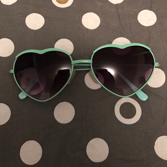 Adorable heart sunglasses 😎