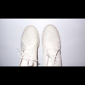 white tumbled leather dolce vita shoes