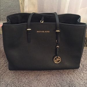 black michael kors bag