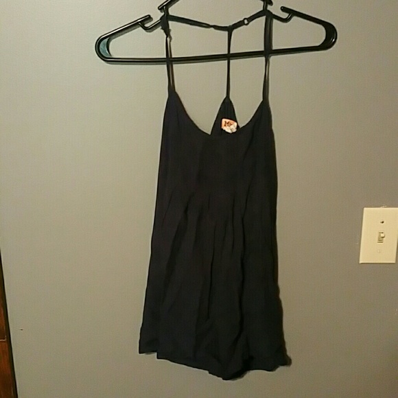 Super cute adjustable t-back flowy tank