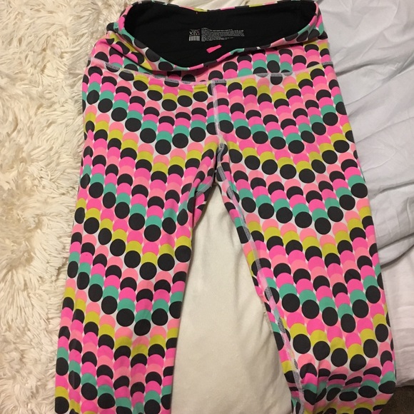 VS workout tights. quarter length