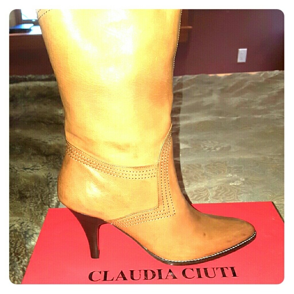 Claudia Ciuti mid calf boot