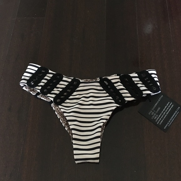 ACACIA small bottoms (never worn, tags on) - Picture 3 of 3