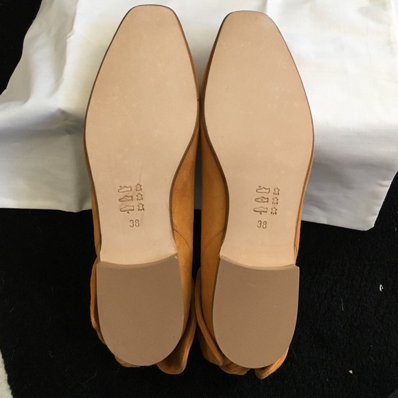 NIB Carven yellow orange suede bow back shoes - Picture 4 of 4