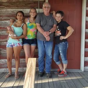 Meet your Posher, Laura