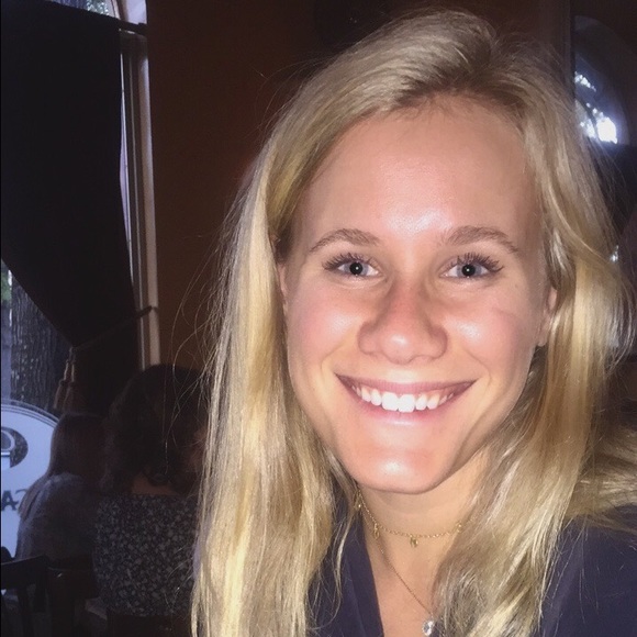 Meet your Posher, Caroline