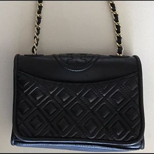 Gently worn Tory Burch cross body bag!!