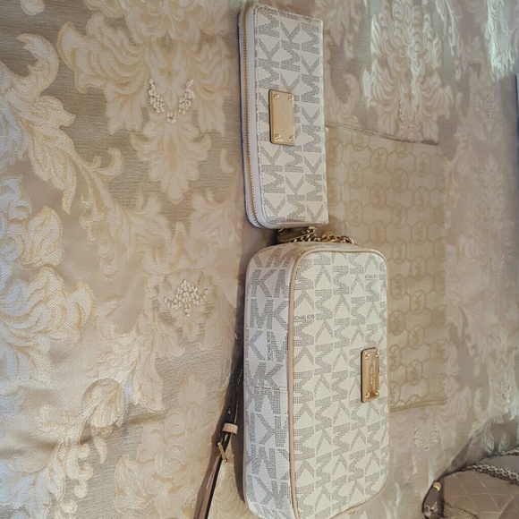 Purse and wallet