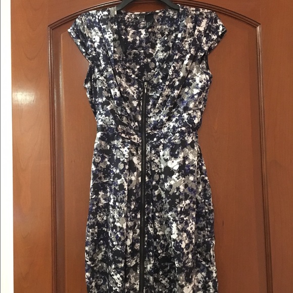 ✨BLOWOUT SALE✨Floral print dress