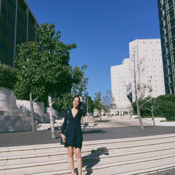 Meet your Posher, Trinh - Picture 1 of 1