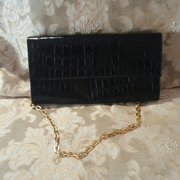 Black clutch