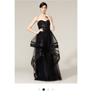 ML Monique Lhuillier Gown