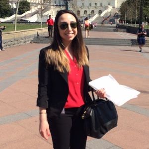 Meet your Posher, Thalia