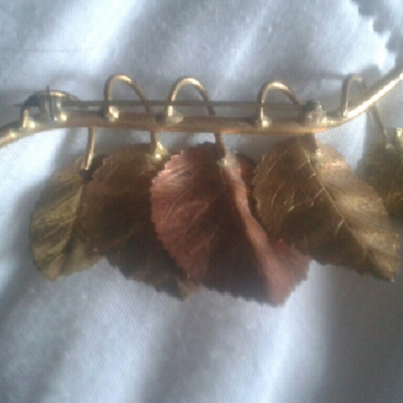 Brooch - Picture 3 of 3