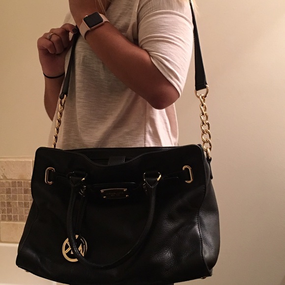 Black/Gold MK Purse!! - Picture 3 of 4