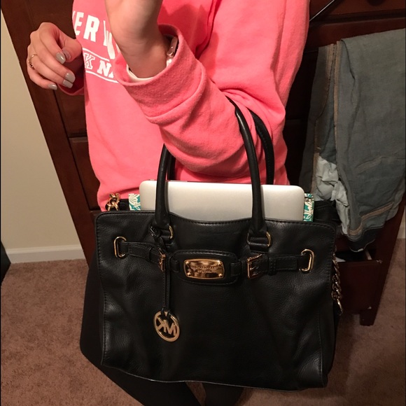 Black/Gold MK Purse!! - Picture 4 of 4