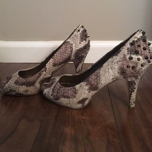 CUTE & COMFY Spiked Heels!