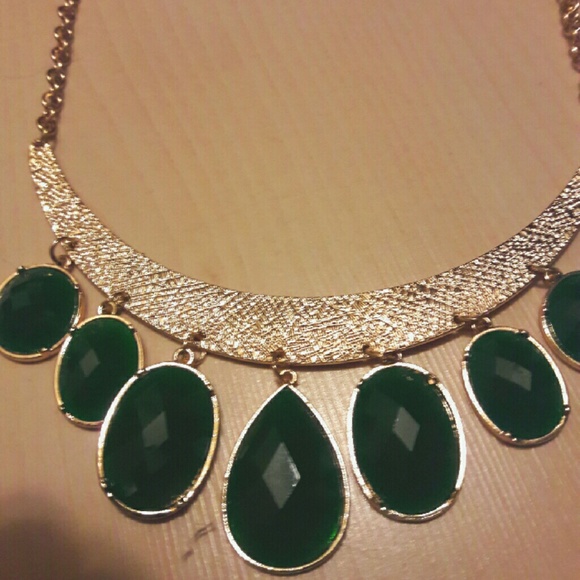 Statement necklace