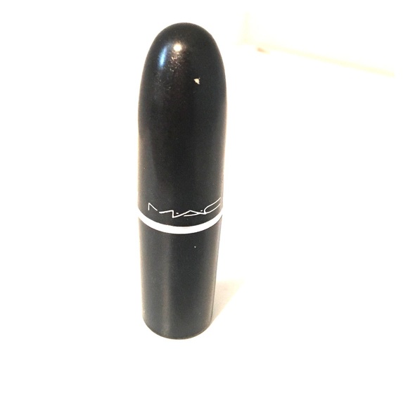 Mac lipstick in Snob