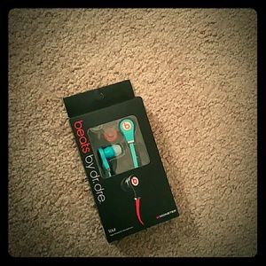 Beats by Dre ?? headphones