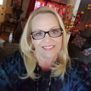 Meet your Posher, Lori