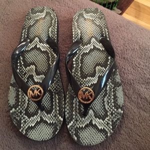Mk sandals