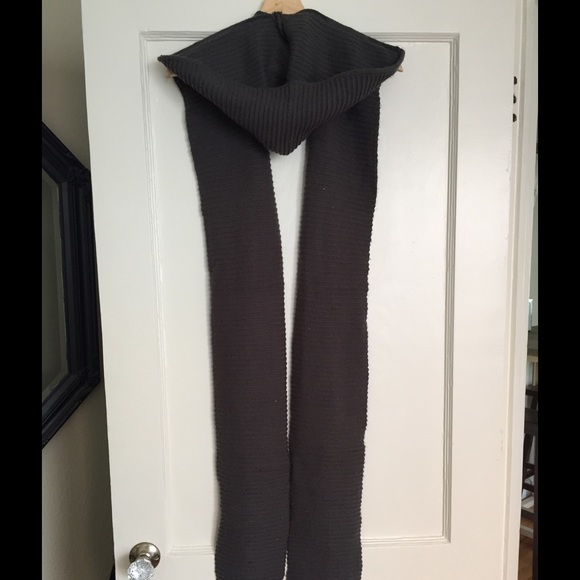 Ribbed Hooded Scarf