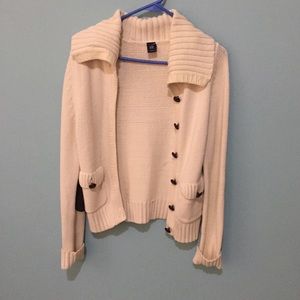 Gap sweater