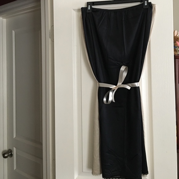 The perfect long 32 inches slips! Cream & black - Picture 3 of 4