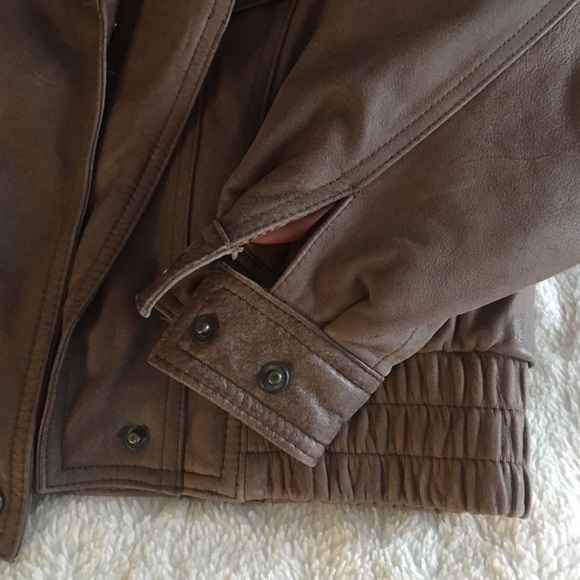 Vintage Brown leather bomber jacket - Picture 4 of 7