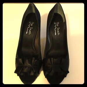 Nina Satin Black heels with ruffles, size 8