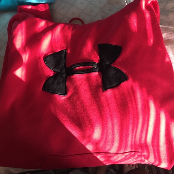 Under armor sweatshirt.