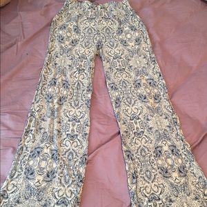 | Flowy Pants | Size M